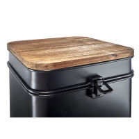 Metal chests in the three set in black with wooden lids - B -goods
